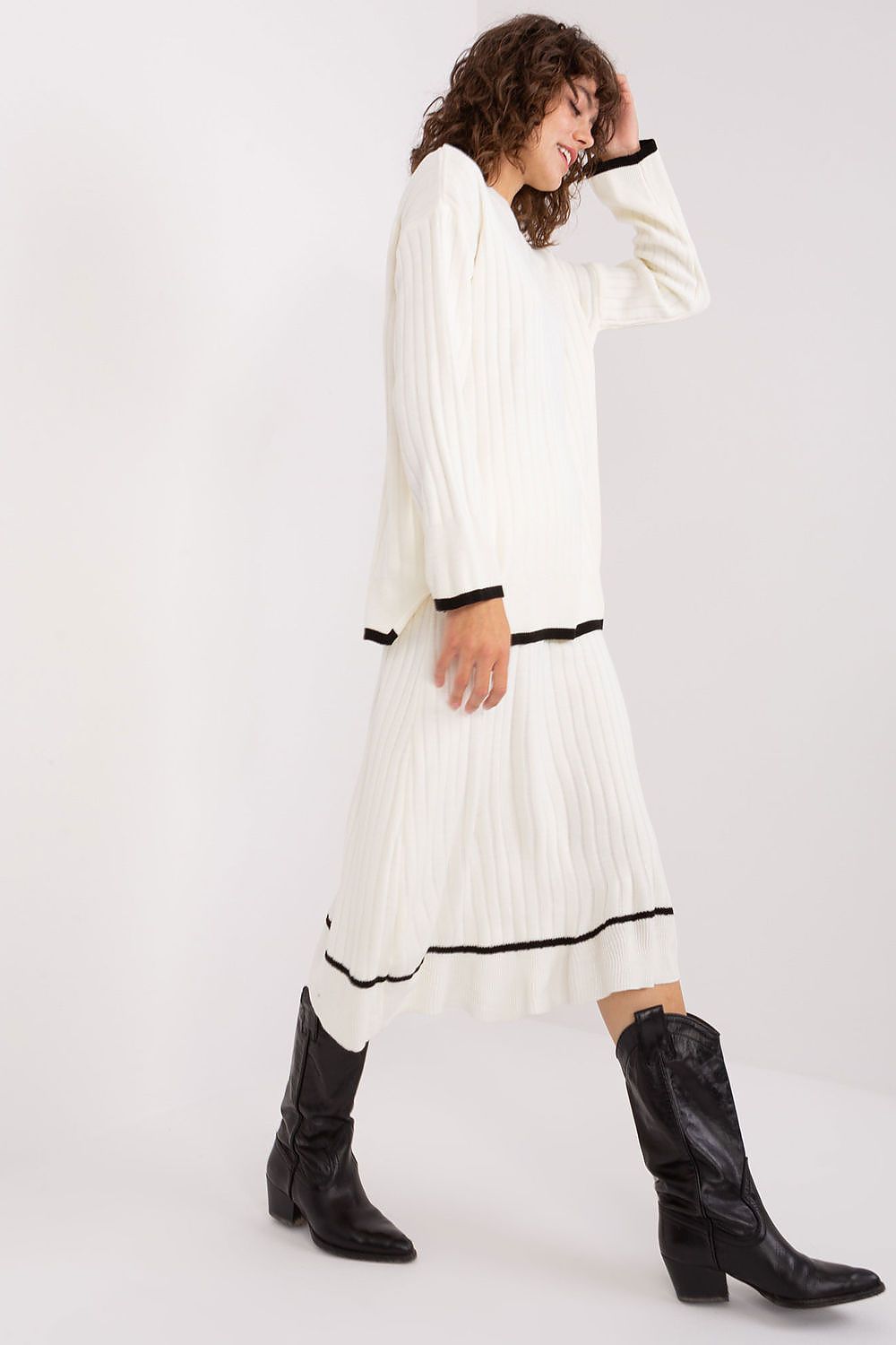 White Contrast Badu Skirt Set